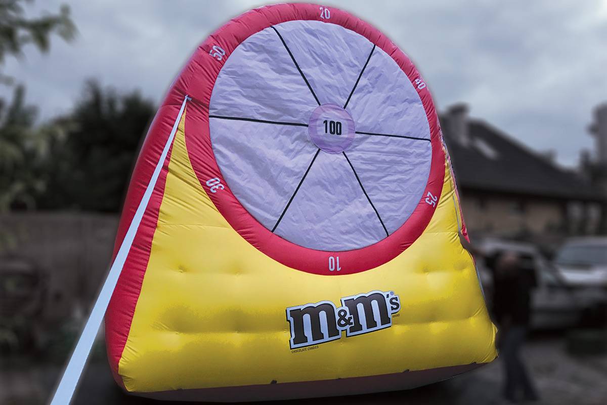 5m magas tépázáras focidarts - M&M's