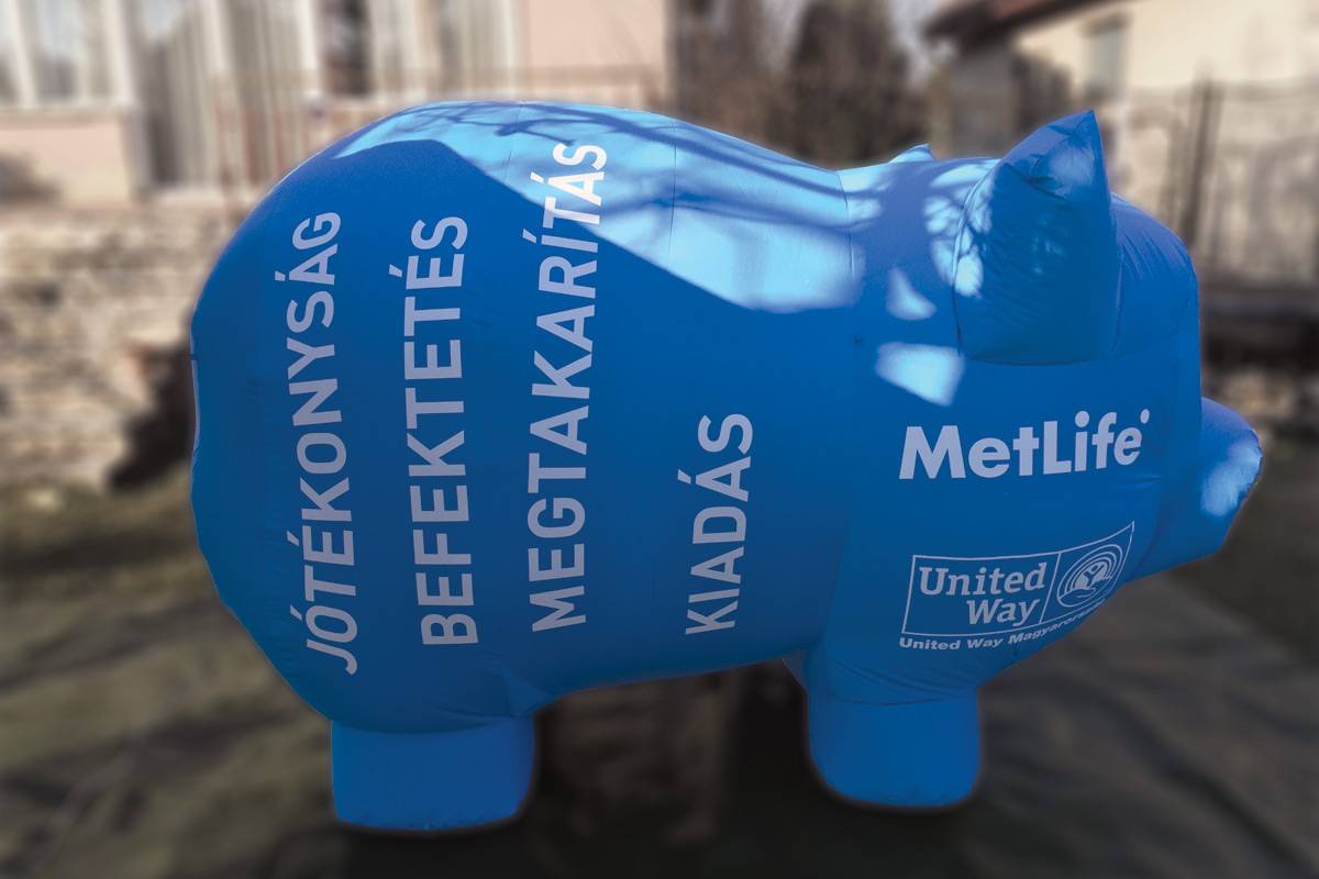 2m magas malacpersely - Metlife